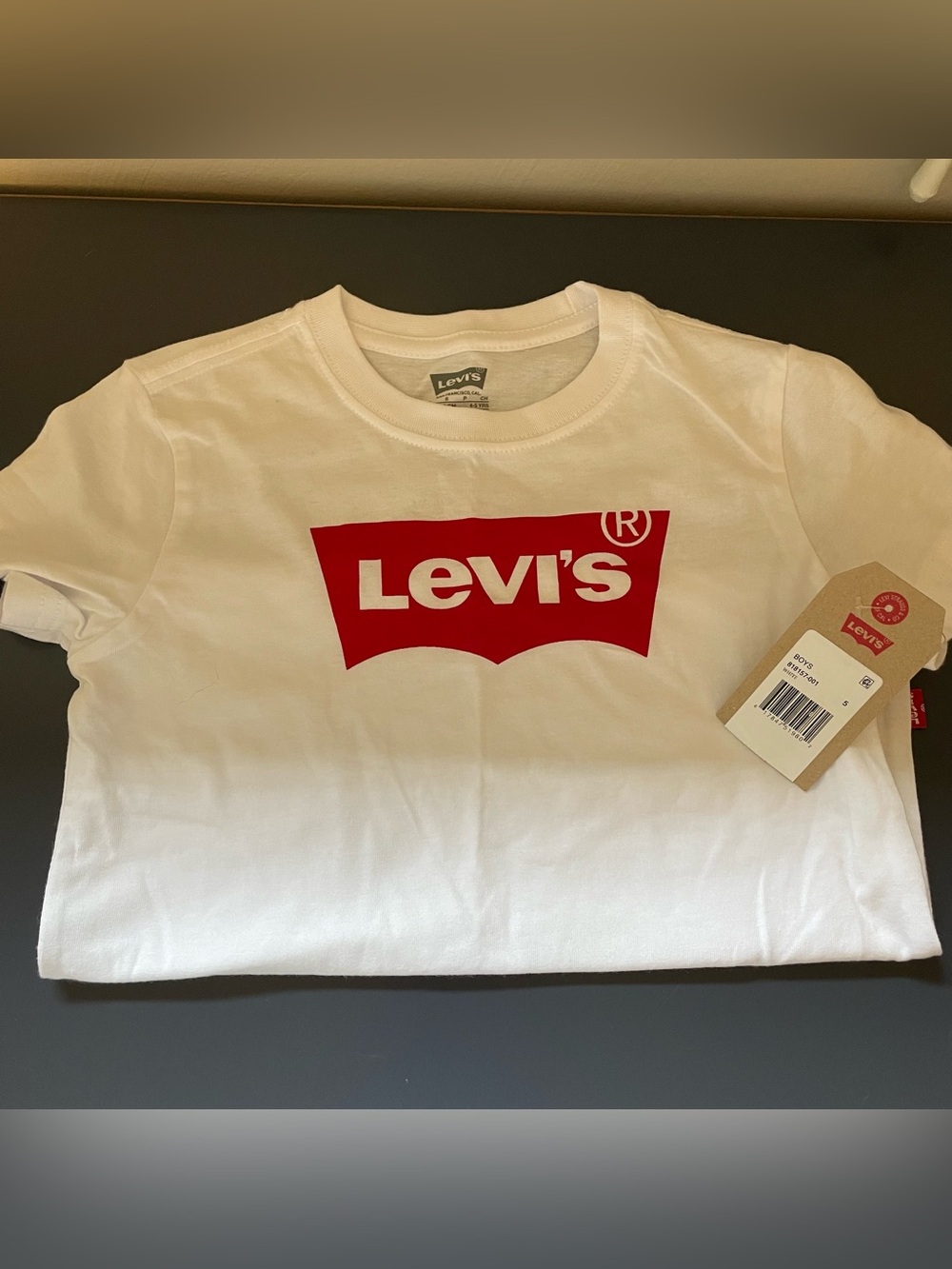 Levi’s red and white logo tee size Size small (4-5) YO boys
